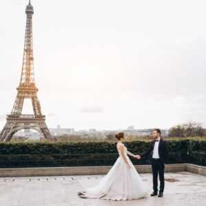 https://andradadan.com/wp-content/uploads/2022/01/wedding-couple-france_1303-5590-300x300.jpg