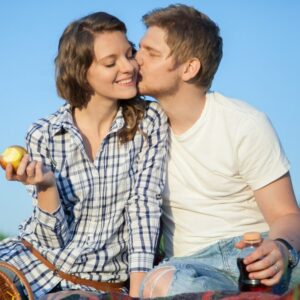 https://andradadan.com/wp-content/uploads/2022/04/man-kissing-woman-s-face_1163-170-300x300.jpg