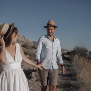https://andradadan.com/wp-content/uploads/2022/05/love-couple-pretty-woman-man-hats-outdoor-300x300.jpg