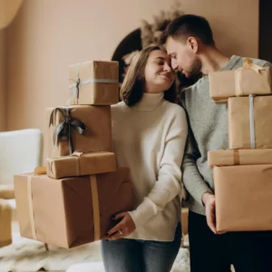 https://andradadan.com/wp-content/uploads/2022/11/couple-together-holding-christmas-presents_1303-30105-300x300.webp