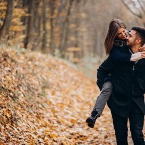 https://andradadan.com/wp-content/uploads/2023/09/young-couple-together-walking-autumn-park-300x300.jpg