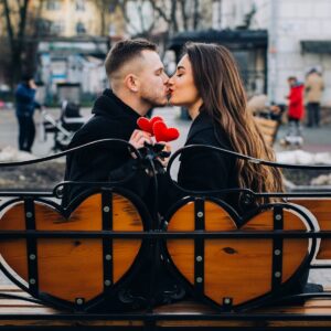 https://andradadan.com/wp-content/uploads/2024/02/kissing-romantic-couple-bench_23-2147735728-300x300.jpg